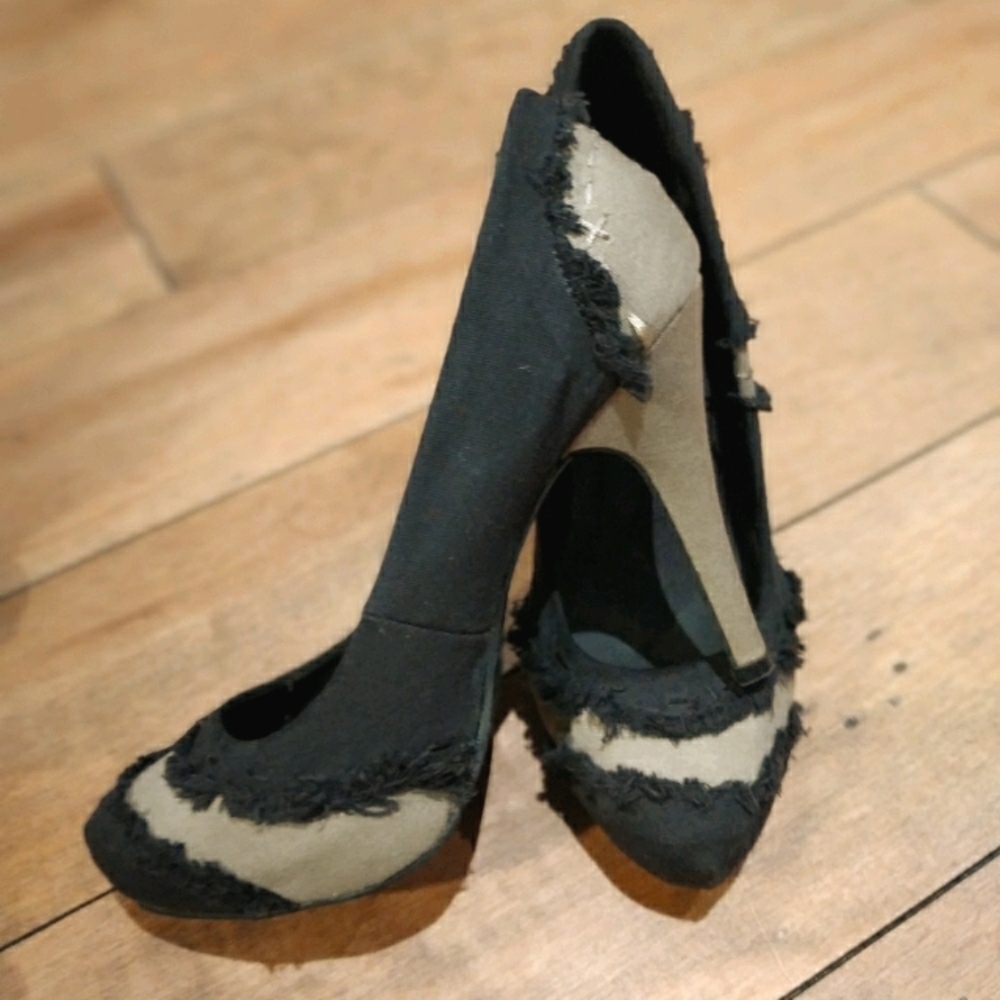 Ellie Zombie Pumps